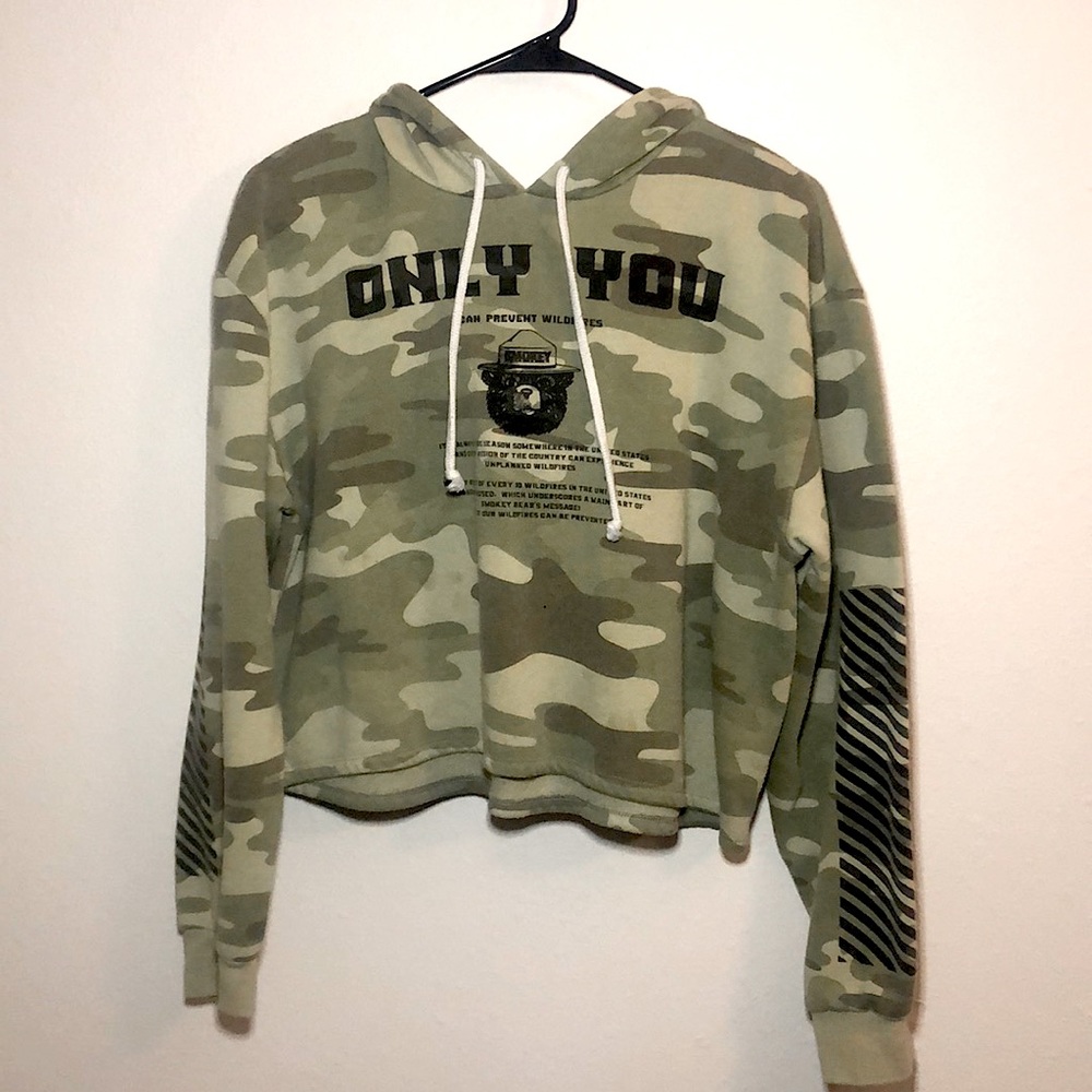 Smokey bear Hooded Crop Top